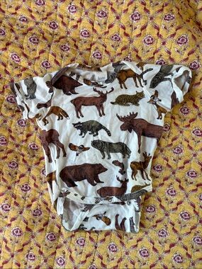 Kate Quinn • 100% Organic Cotton Wildlife Bodysuit (Size 0-3 m)